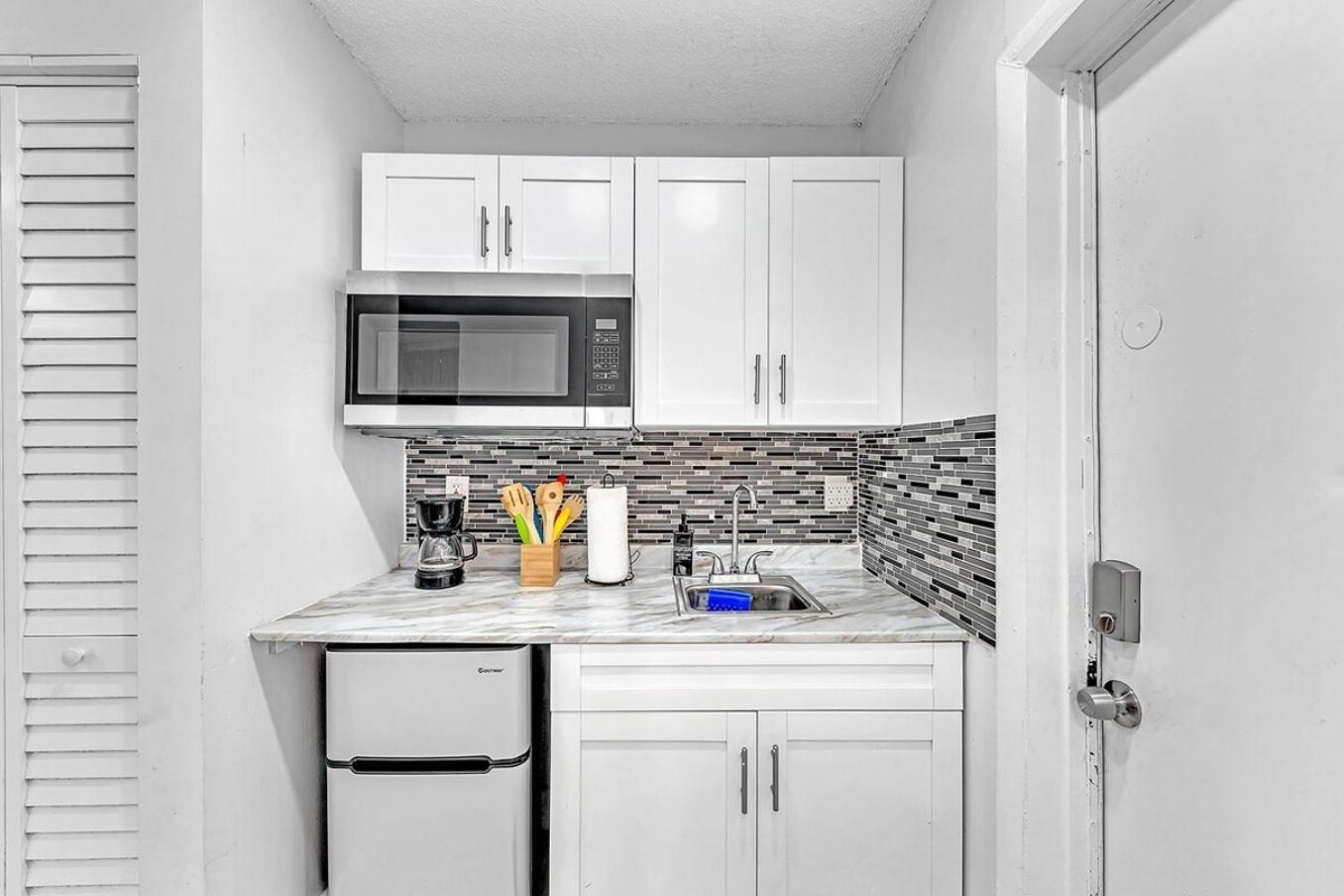 New 2 Bed Studio Close To Beach & Casino Ha04 Hollywood Exterior photo
